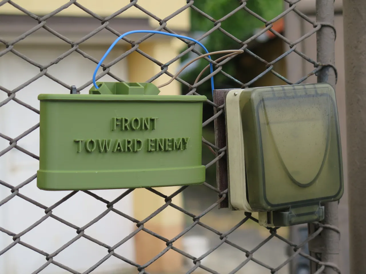 Claymore Doorbell prank decoration view 2