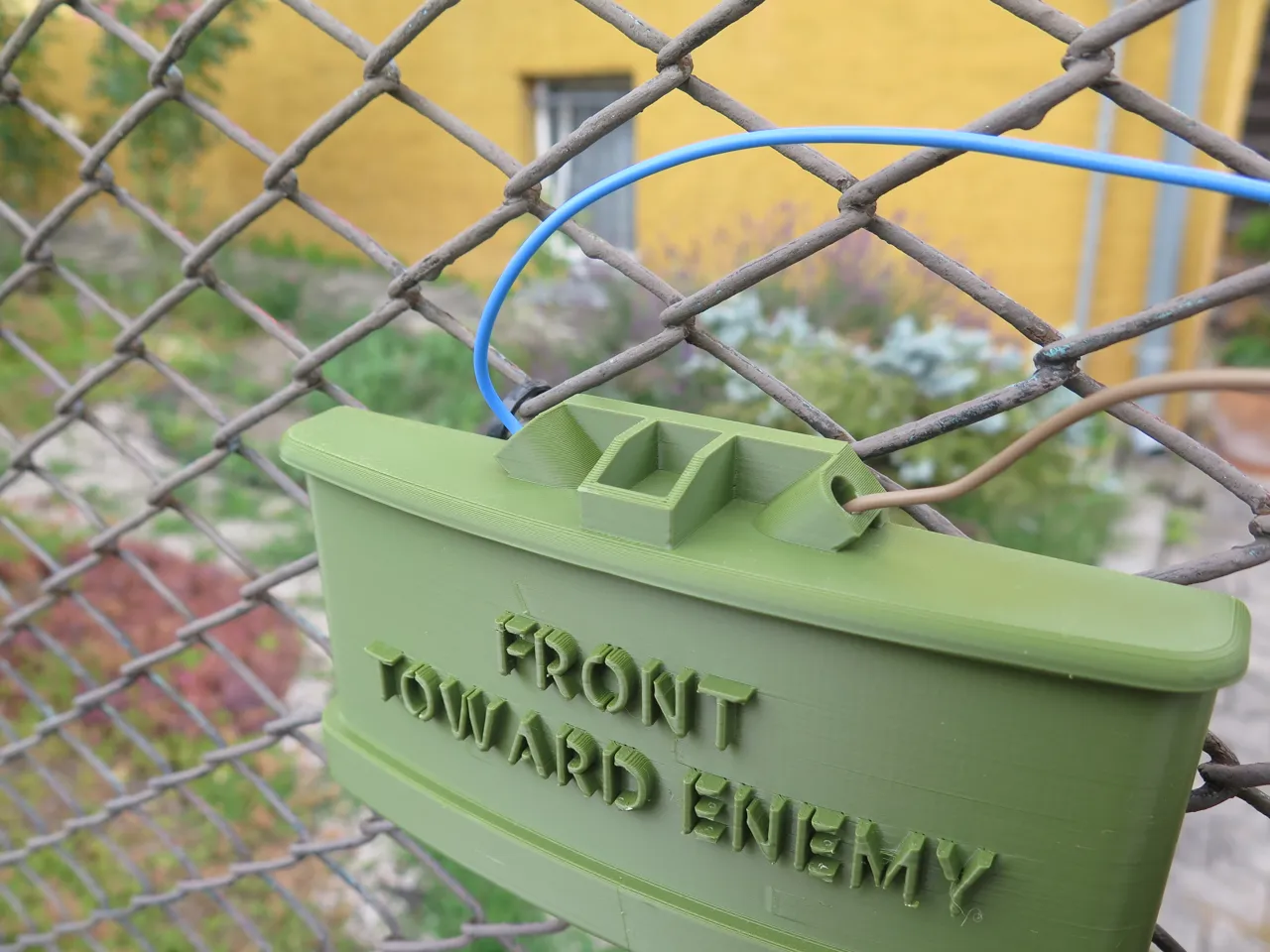 Claymore Doorbell prank decoration view 4