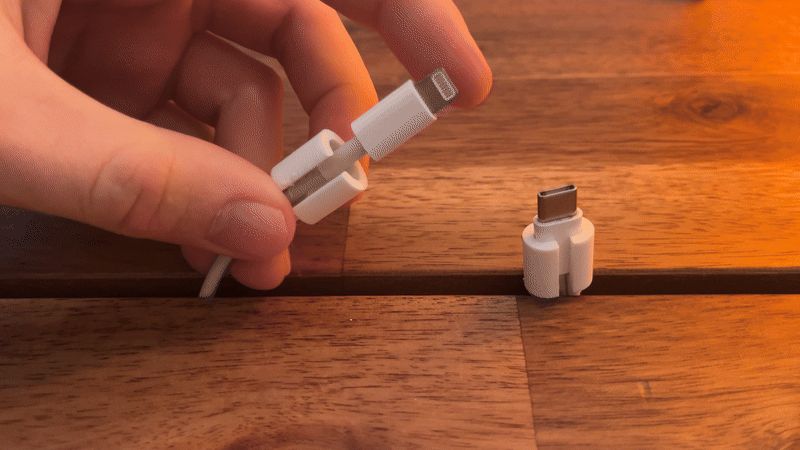 Cable Holder for USB-C and Lightning