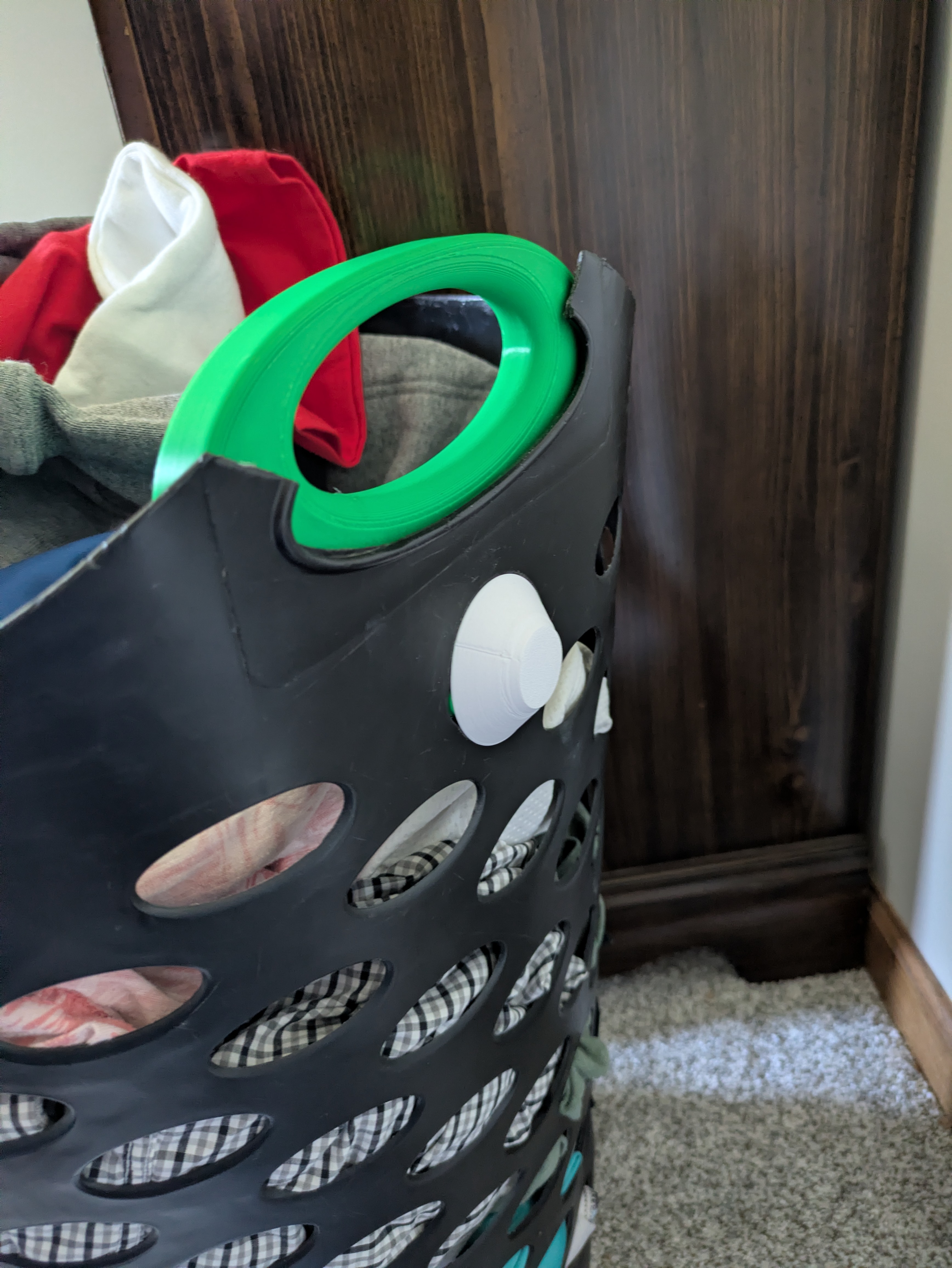 Miniatura 2 do modelo 3D Laundry Basket Handels