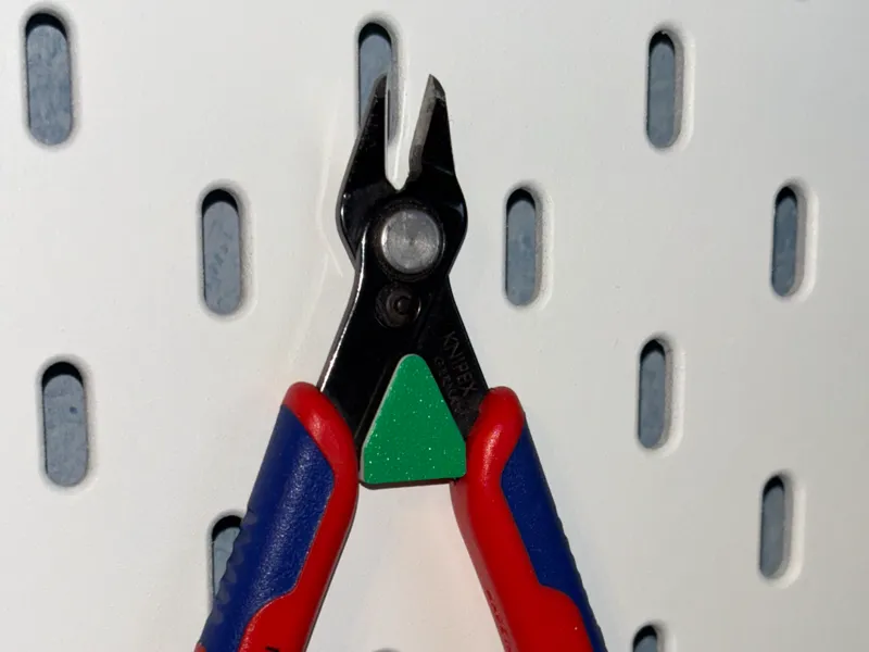 Very simple side cutter holder for IKEA Skadis