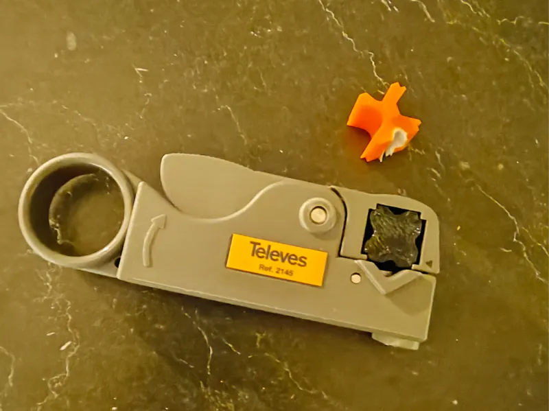 Televes wire stripper spacer