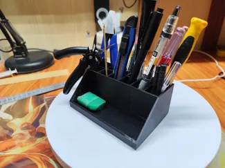 Minimalist pen holder