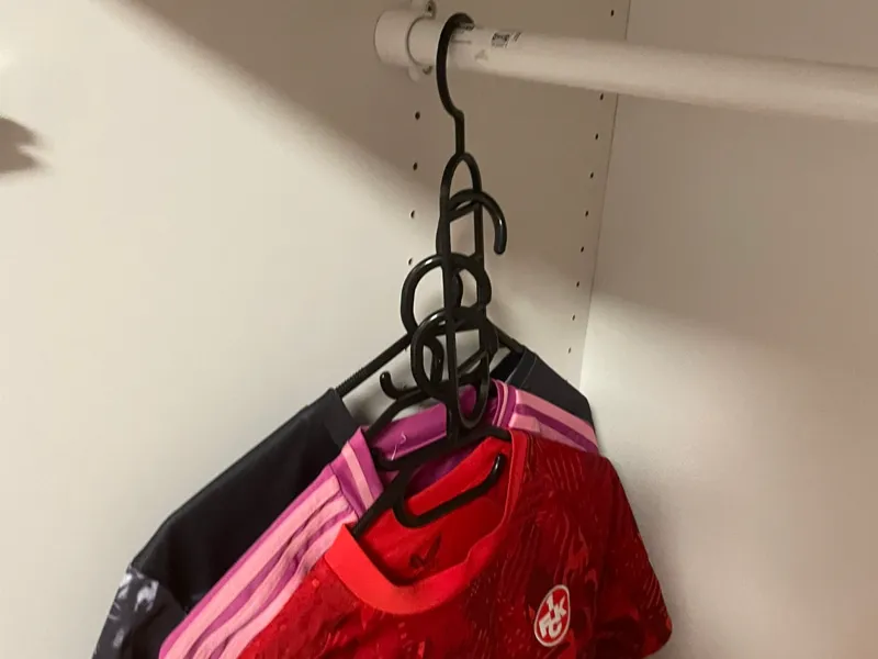 Kleiderschrank Merfachbügel