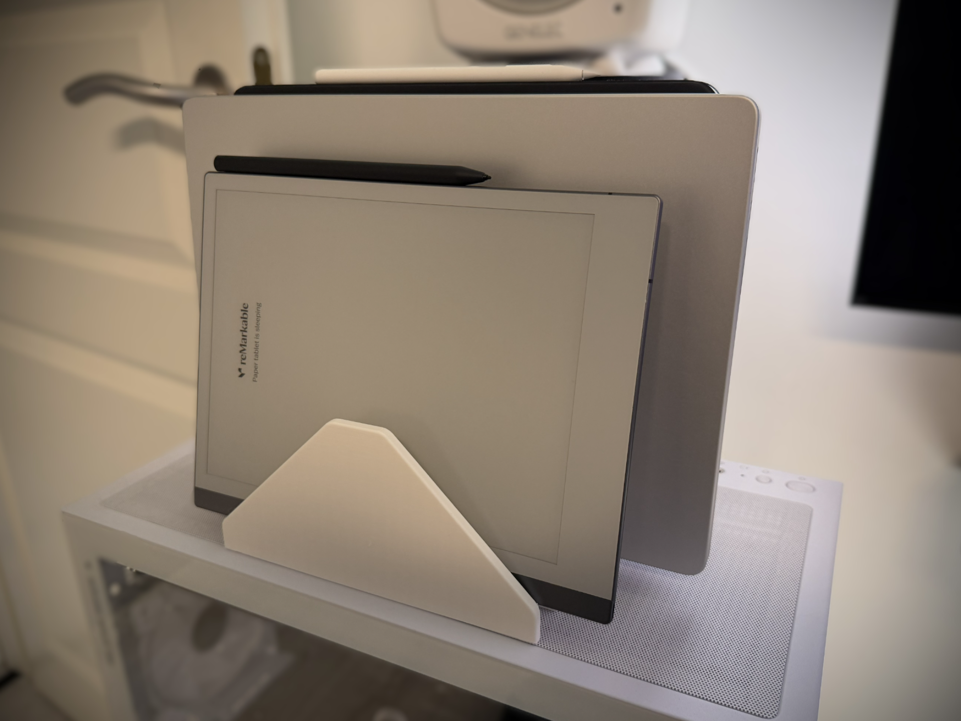 Minimalist 4-Slot Vertical Laptop & Tablet Stand