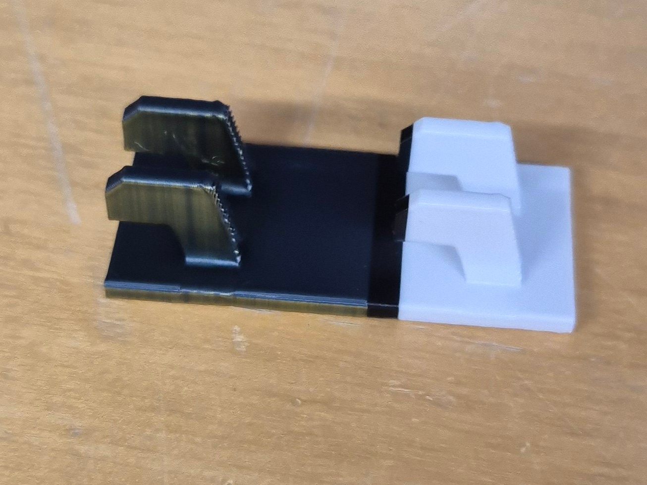 Elfa standard bracket
