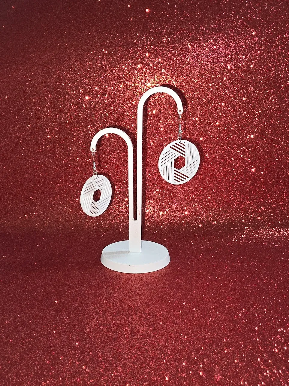 Circle of lines earrings view 3