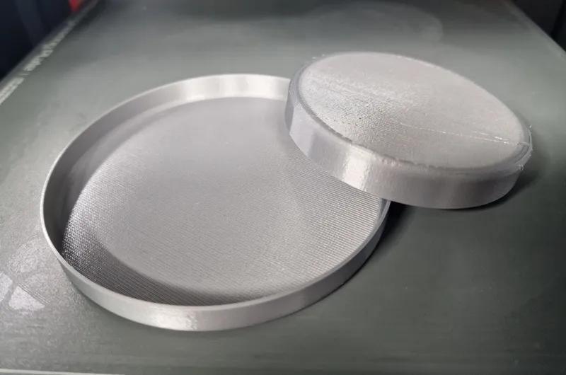 Lids for food cans  ; Deckel fuer Konservendosen 