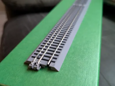 Dual gauge ho/hon3 track 9 inch.