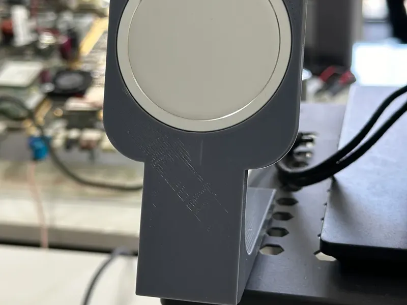 Slim MagSafe Stand with cable router