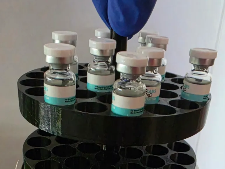 Twist and Lift Peptide Storage Tray