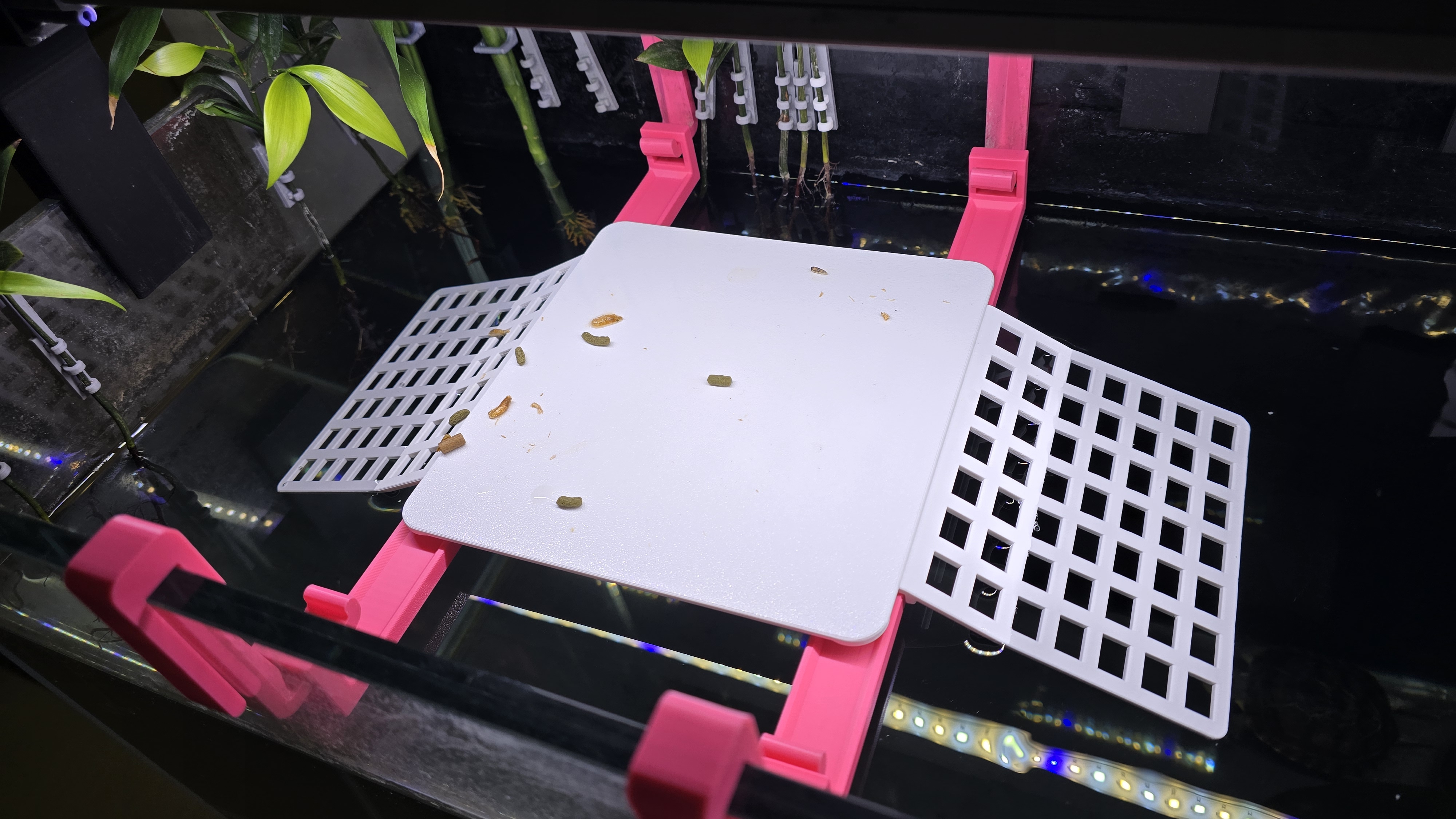 Miniatura 2 do modelo 3D 乌龟防逃逸上挂晒台