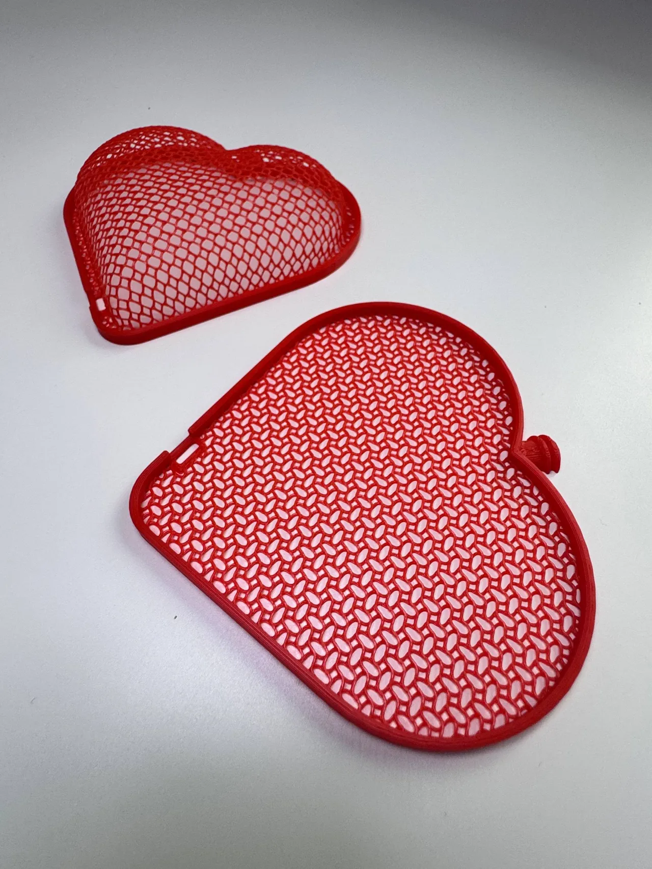Thermoformed flexible hearts view 4