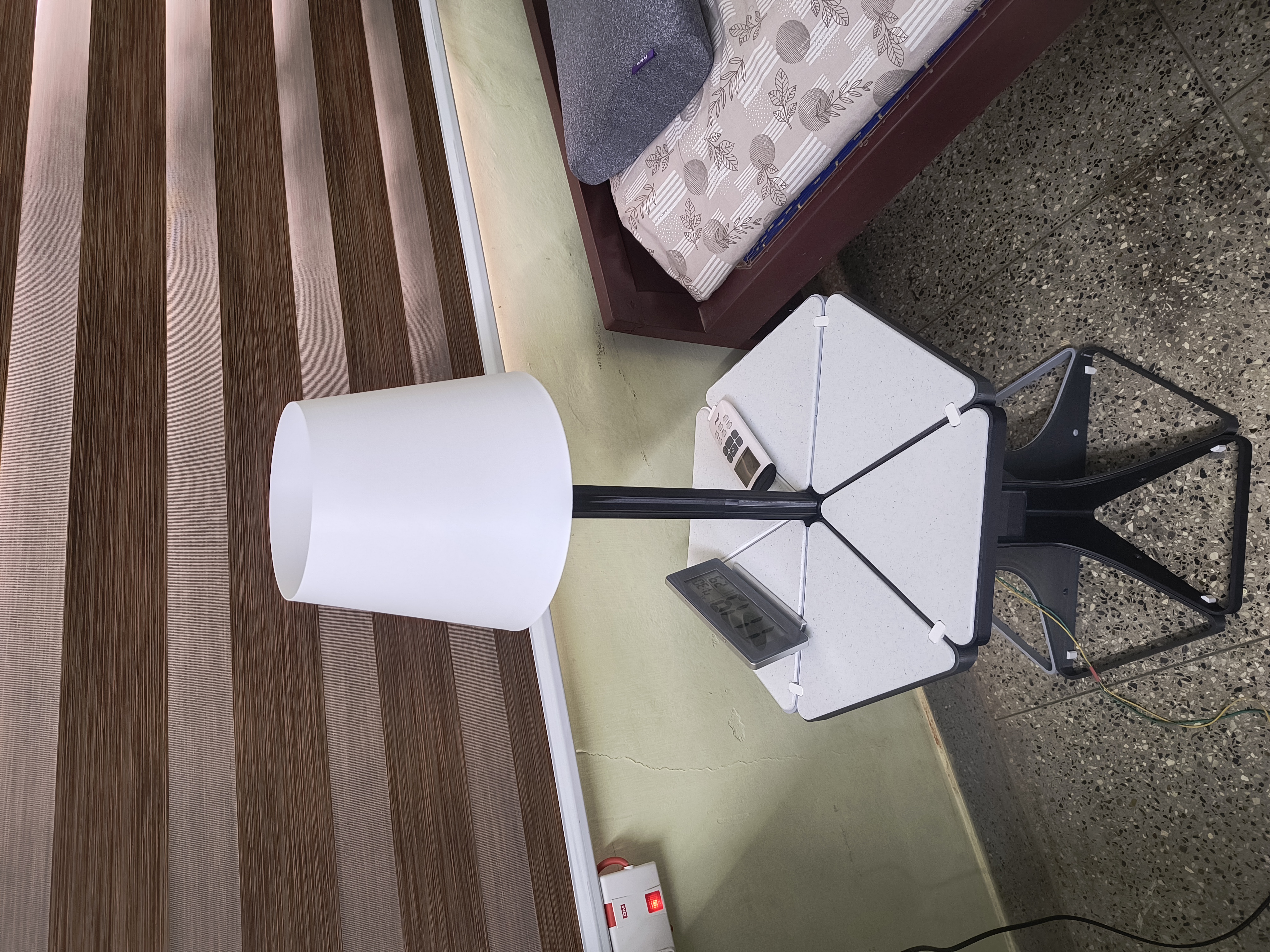 Miniatura 1 do modelo 3D Lamp for Hexable Coffee/Side Table
