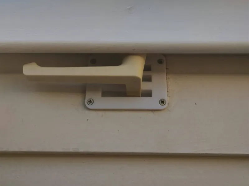 Gâche pour fenêtre de toit Roto TOICIEL
