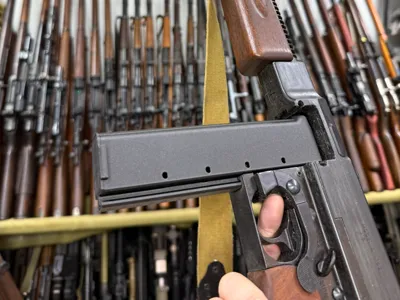 WW2 Thompson Submachine Gun 20-Round Magazine Model