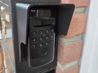 SwitchBot Vision Sonnenschutz mit Original Platte