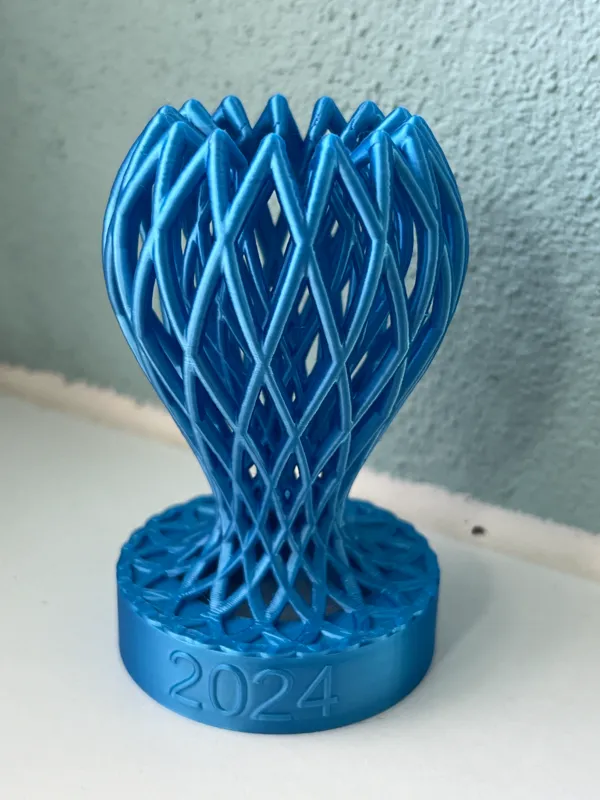 https://makerworld.bblmw.com/makerworld/model/US2533531546bd37/design/2023-12-18_6660777258bb2.jpg