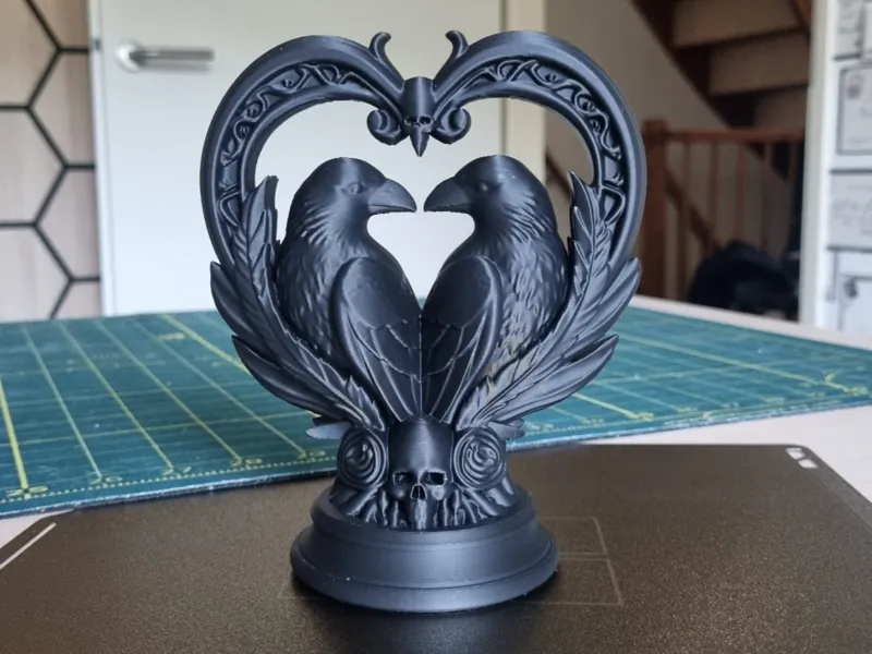 Heart of Ravens – Gothic Love Sculpture