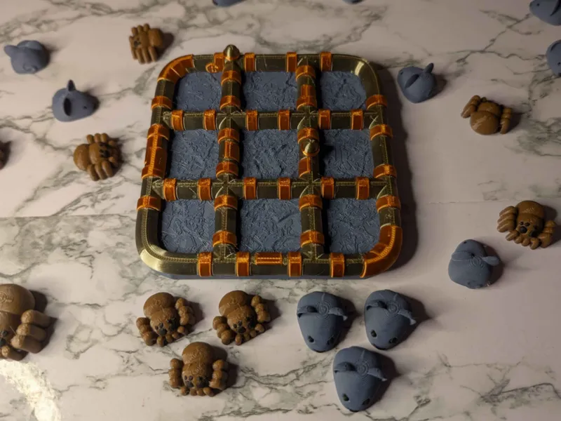 Mice and Spider Naughts & Crosses - Tic Tac Toe