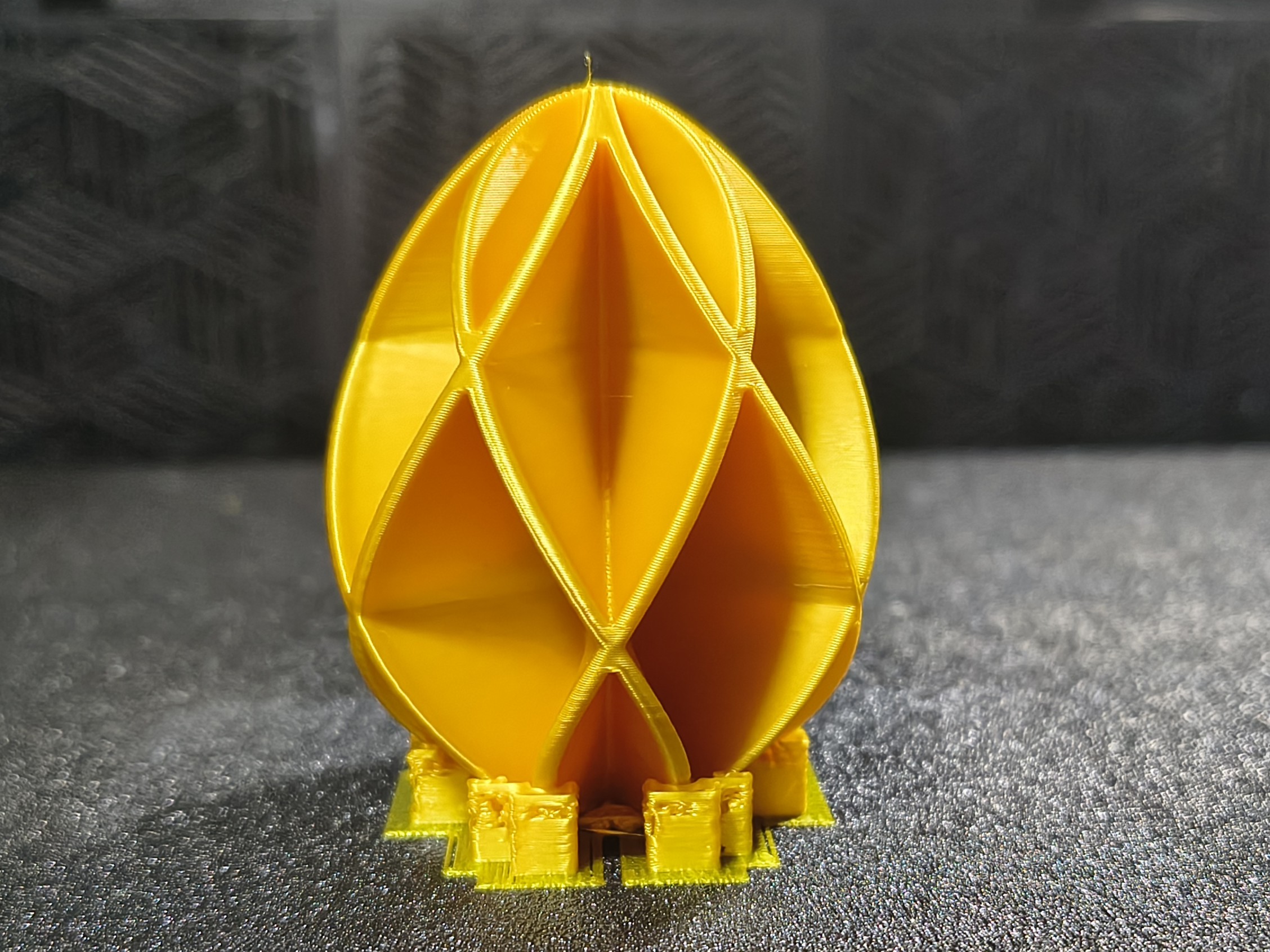 Miniatura 2 do modelo 3D Easter Eggs: Geometric Cross-Ribbing