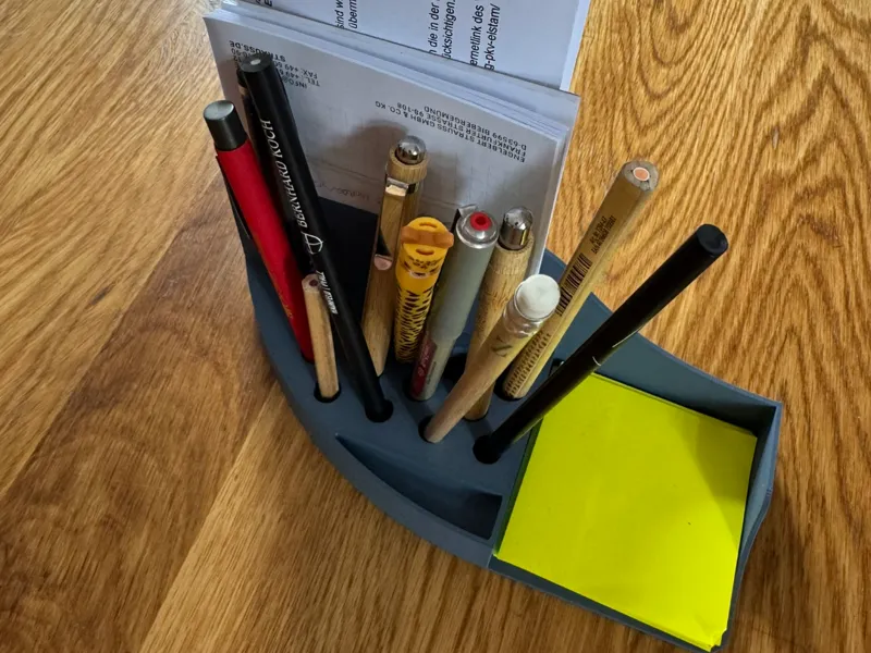 Stifteständer mit Fach für Postits und Briefe