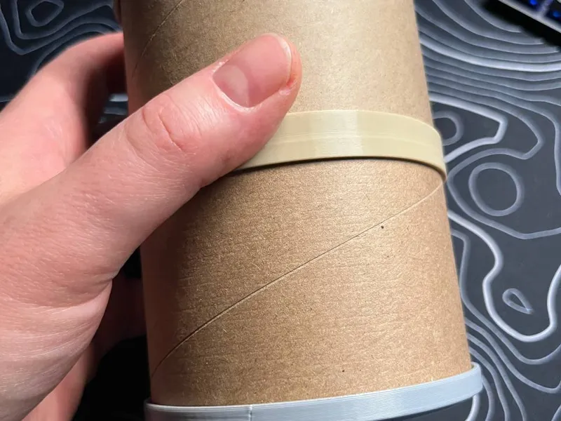 Cardbord refill ring connector