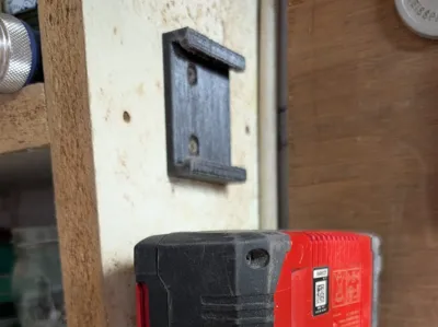 Simple mount for Einhell PXC batteries