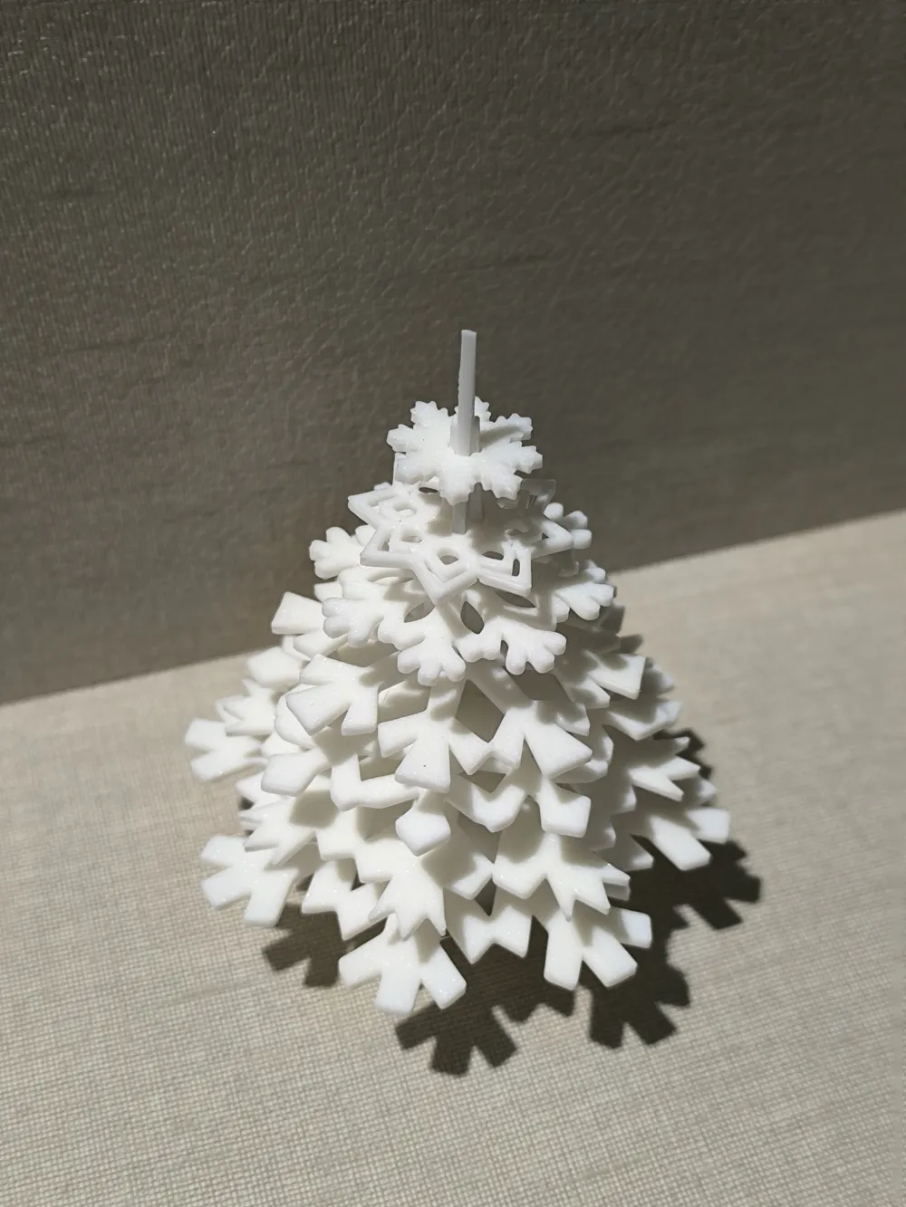 Christmas Tree - Snowflakes - Free 3D Print Model - MakerWorld