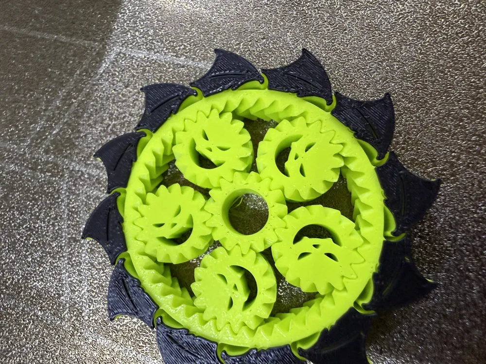 Pumpkin Bat Spinner - Free 3D Print Model - MakerWorld