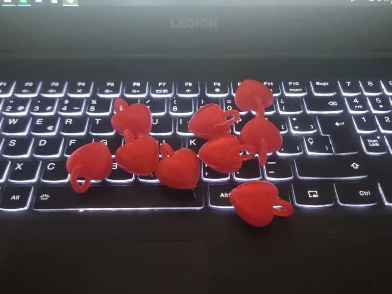 Corazón colgante con argolla para San Valentín