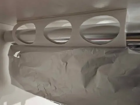 Aluminium foil holder