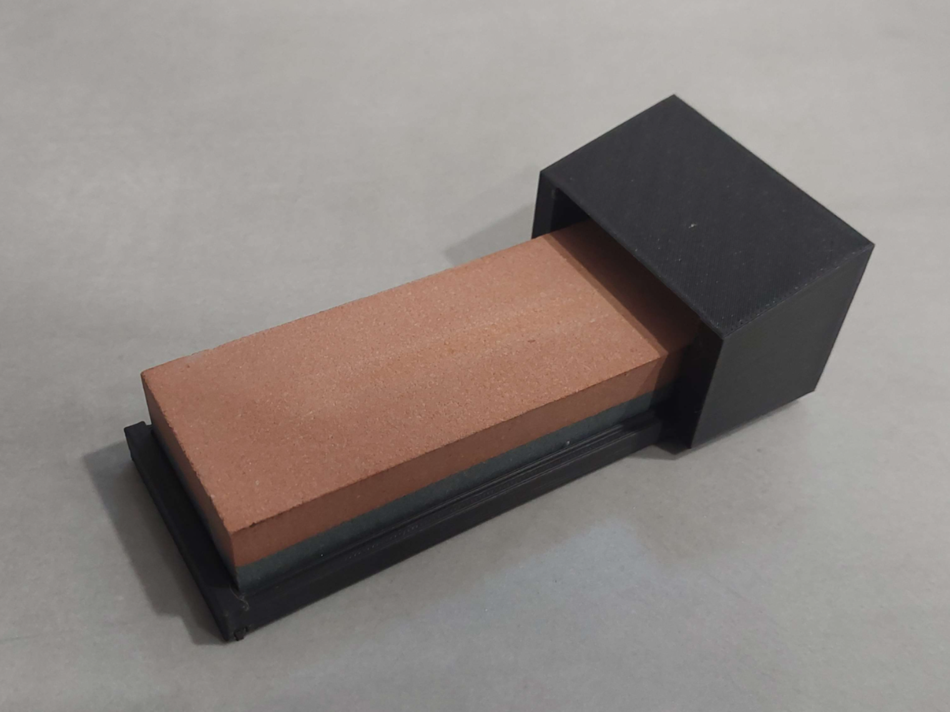 knife sharpener with multiple edge alignments