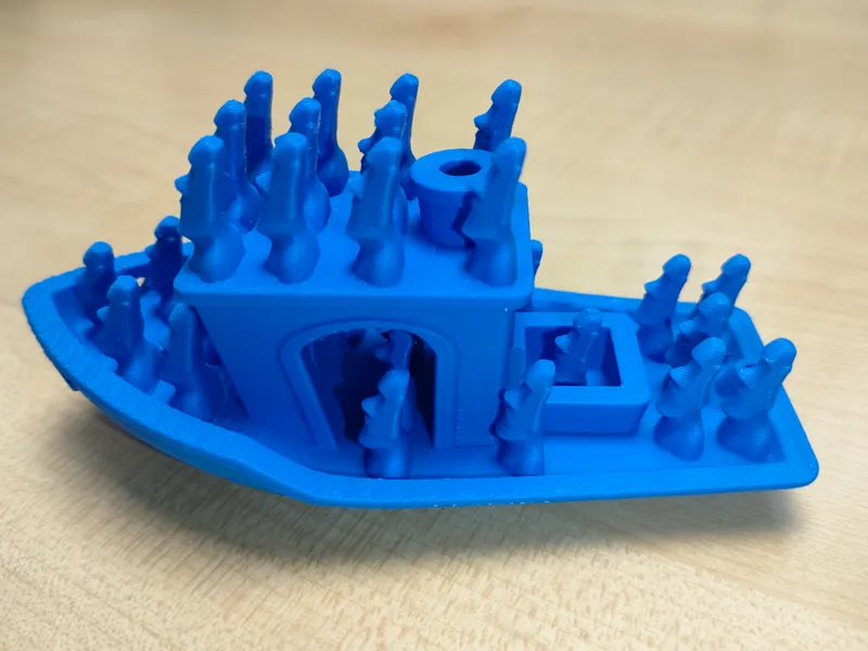 Benchy-Moais