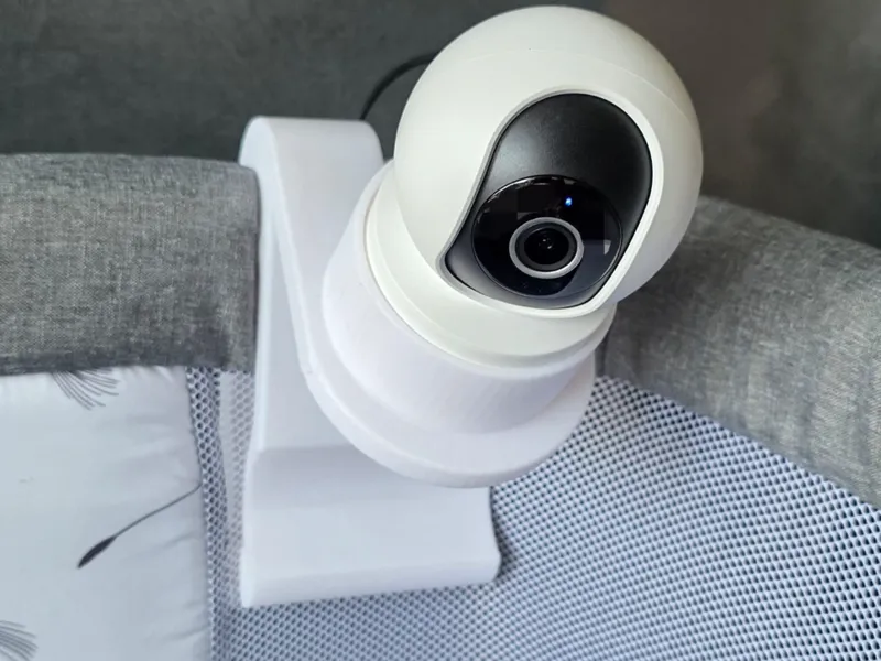 Xiaomi camera holder for a crib with a container
