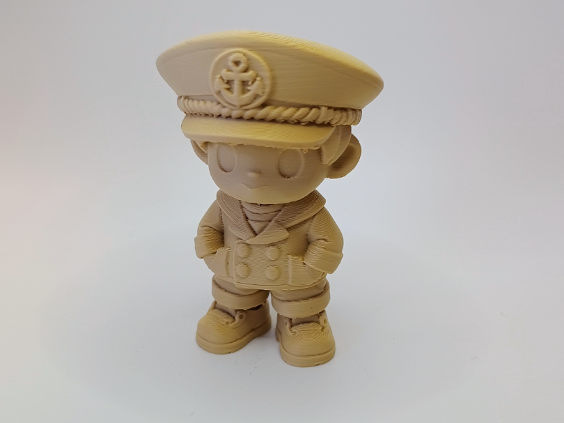 Tapferer Matrose mit Kapitaensmuetze Figur