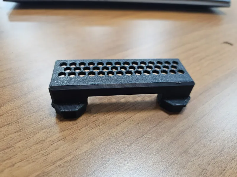 Multiboard hand saw hanger