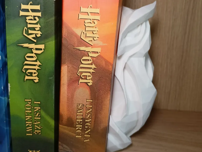 Owl bookstand