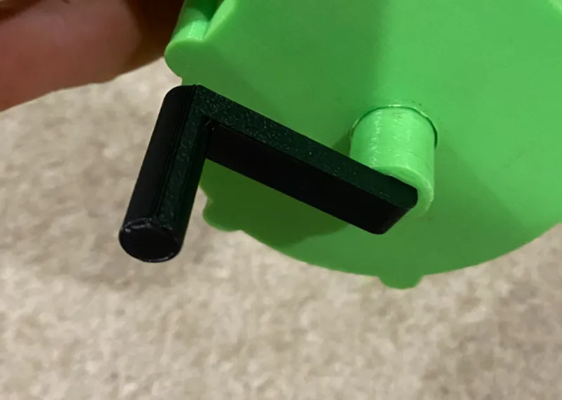 Hand crank for model engine