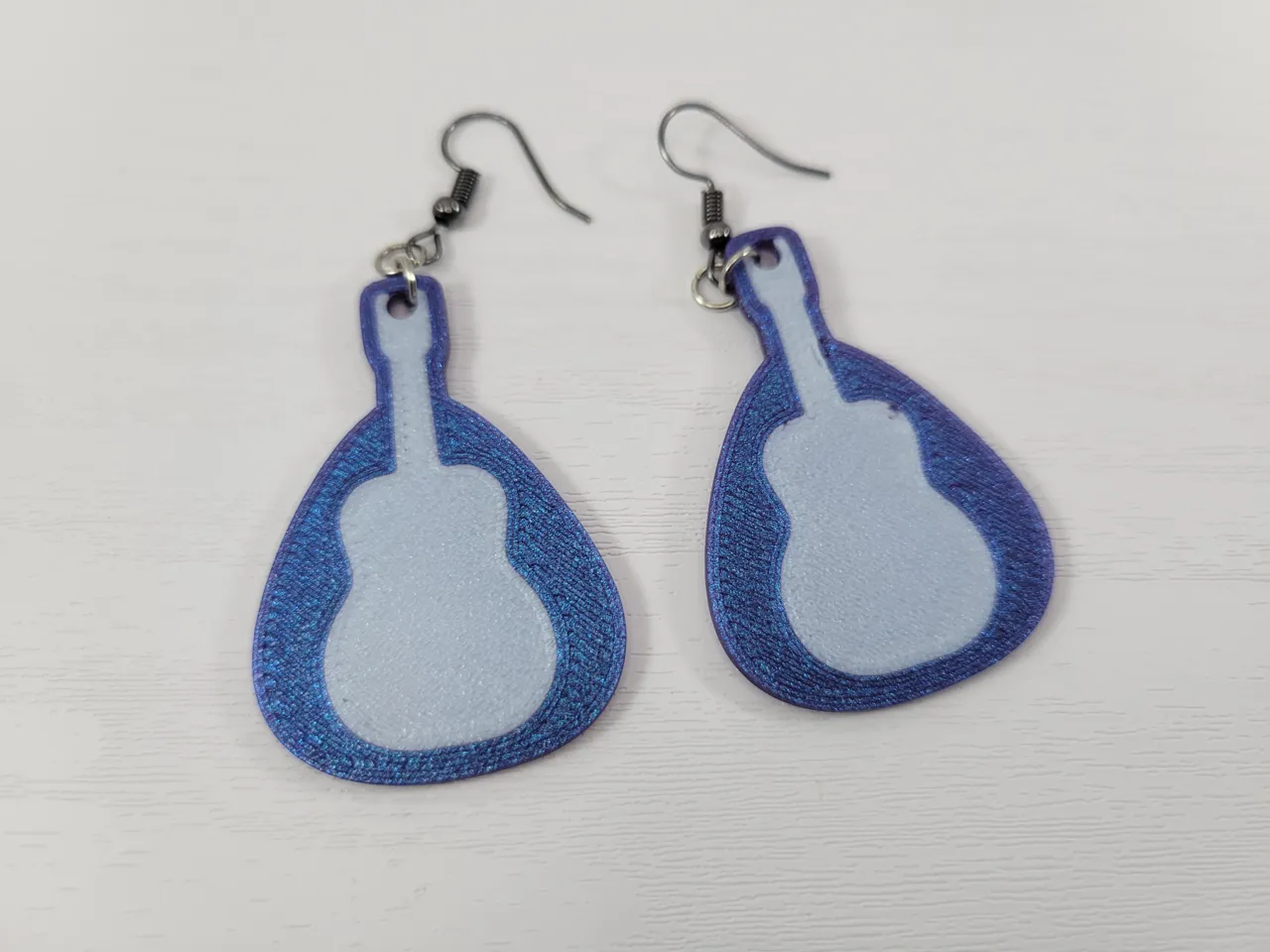 Guitar pick earrings jewelry for music lovers view 4