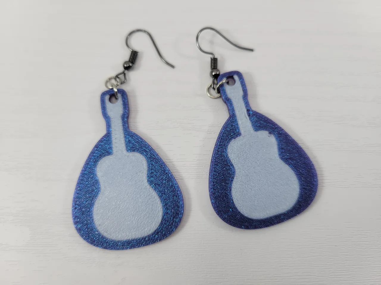 Guitar pick earrings jewelry for music lovers view 3