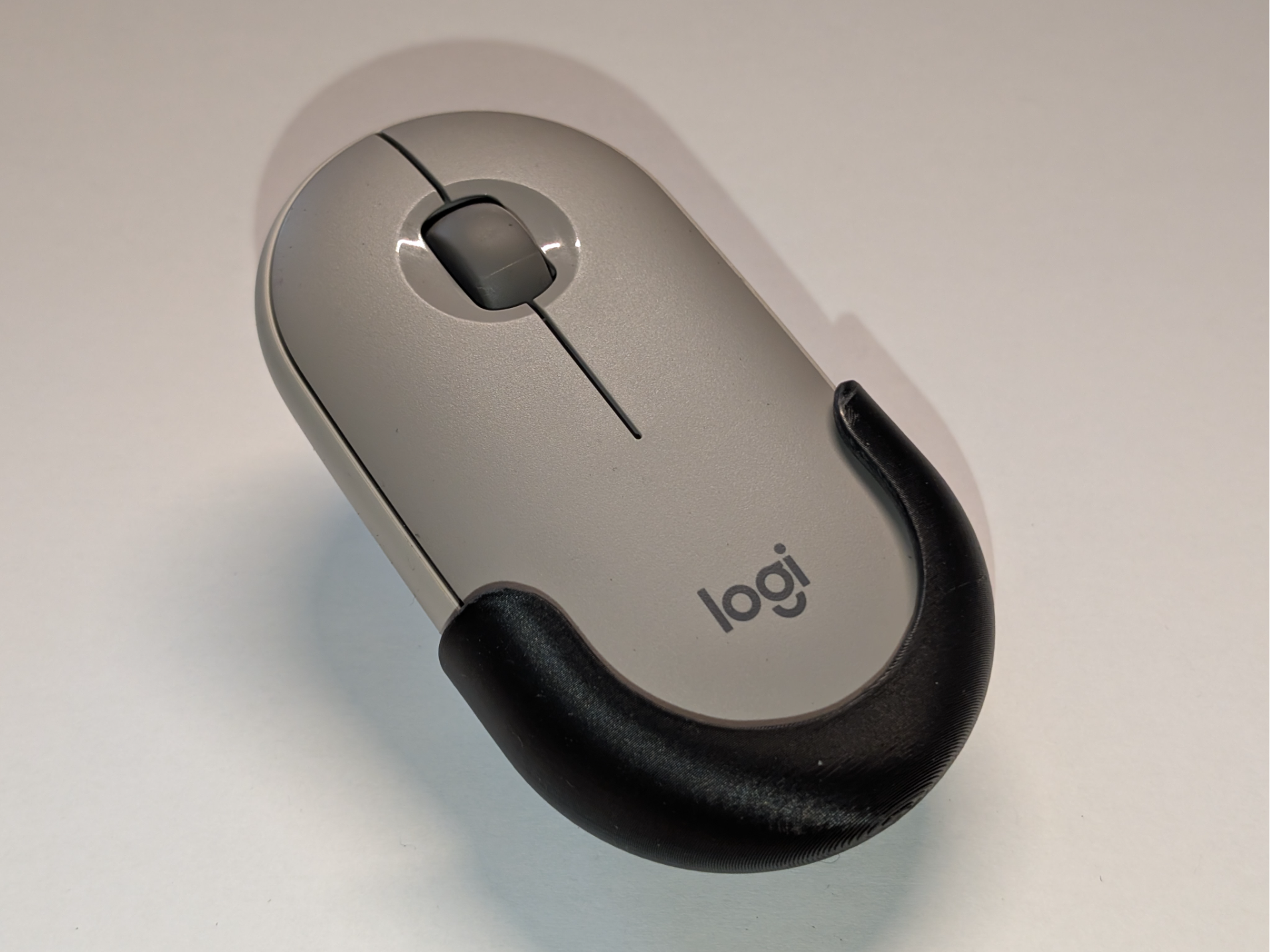 Wall-mounted holder for LOGITECH Pebble Mouse