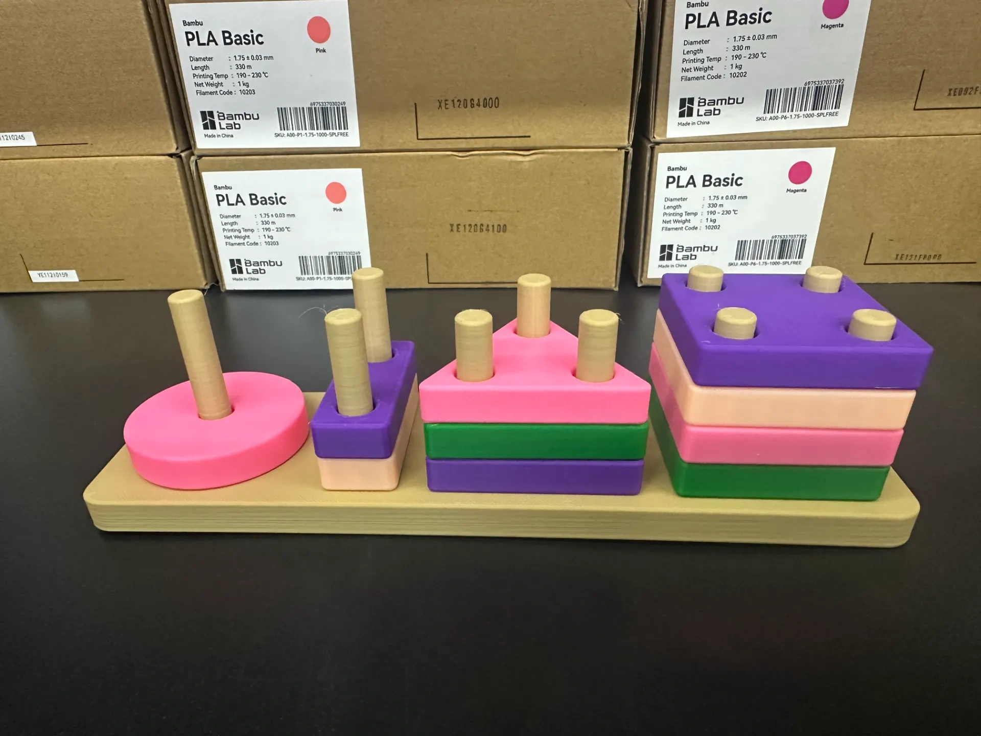 Miniatura 2 do modelo 3D 早教儿童几何柱状拼装积木