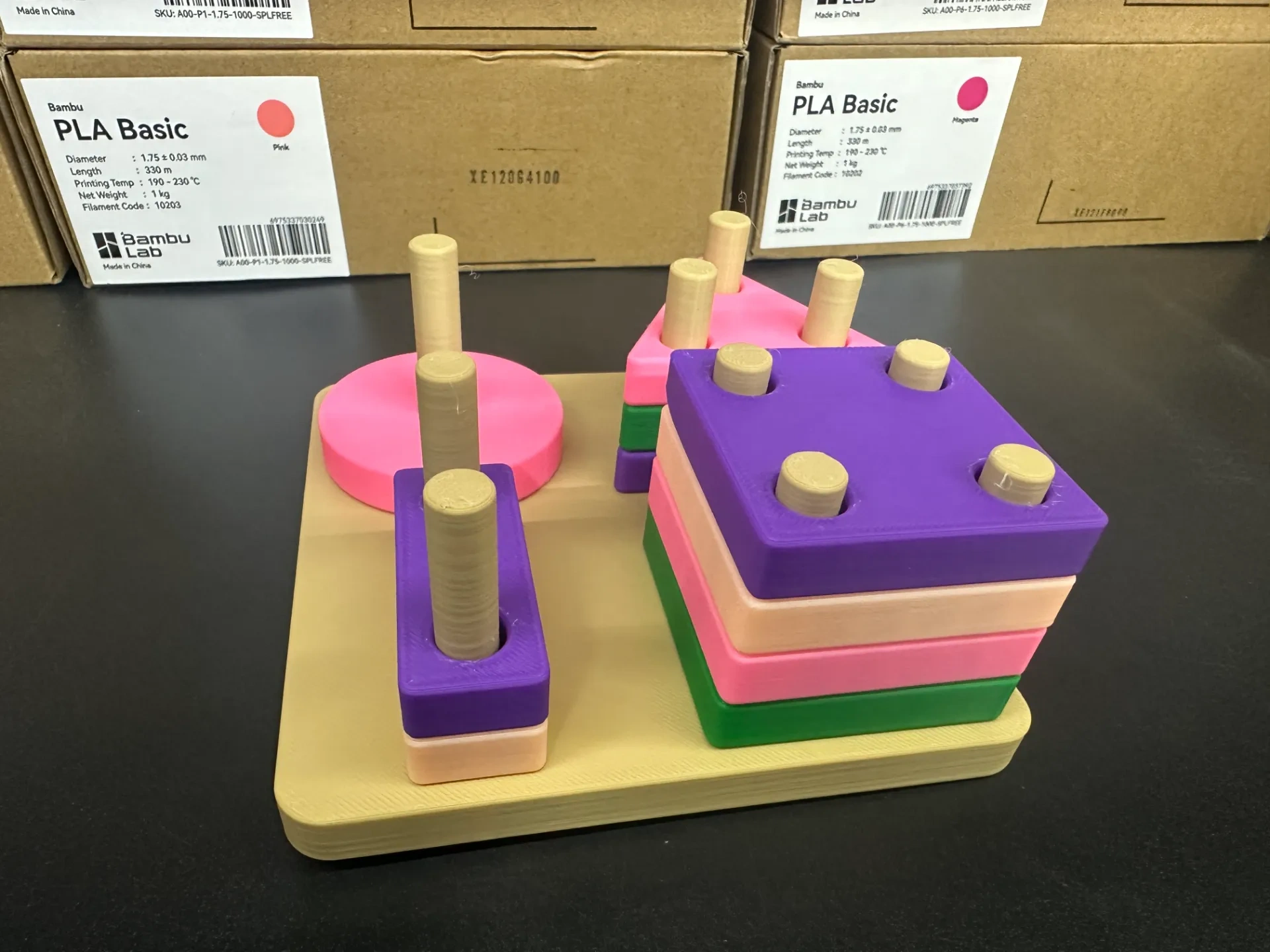 Miniatura 1 do modelo 3D 早教儿童几何柱状拼装积木