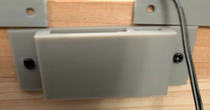 Z-Scale Platform Power Mount (CR2032) view 4