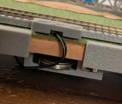 Z-Scale Platform Power Mount (CR2032) view 3