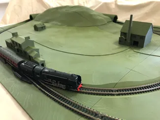 N Gauge Model Train Layout – Mount Beerwah Runner
