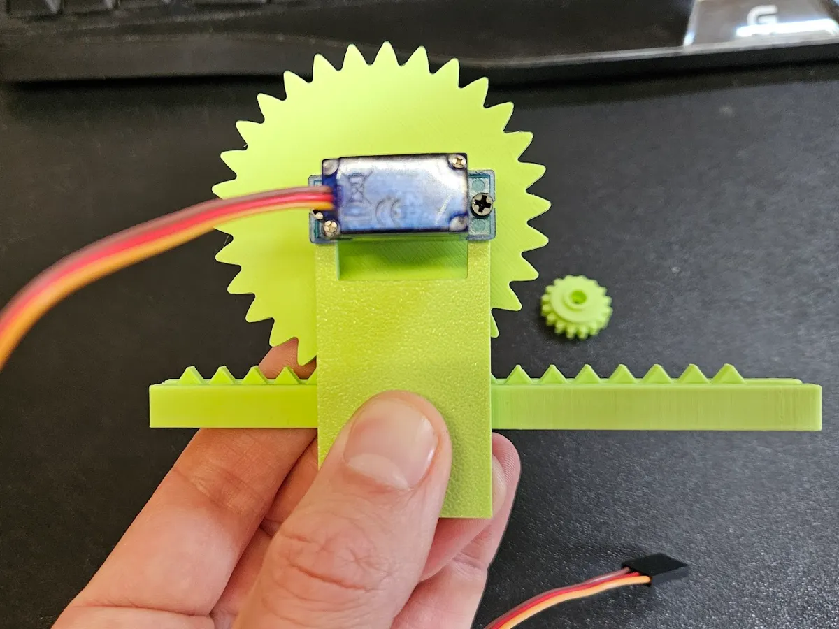 Crémaillère et pignon pour servomoteur SG90