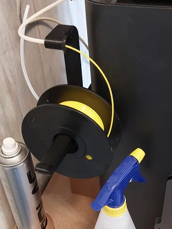 Spool holder for smal spool hole (minimum hole size 22mm)