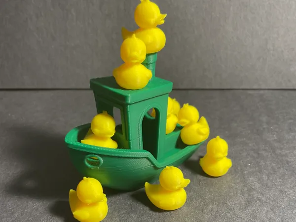 Armée de canards miniatures